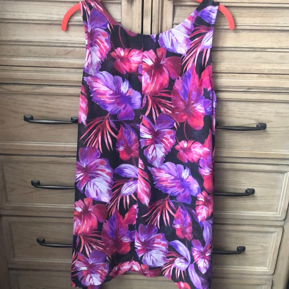 Top - Picture 2 of 2